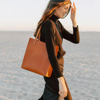 Simple Mag Tote Smooth, Bourbon