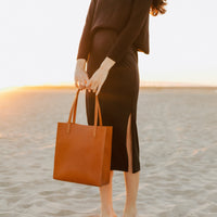 Simple Mag Tote Smooth, Bourbon