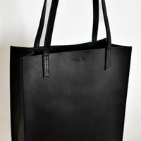 Simple Mag Tote Smooth, Matte Black