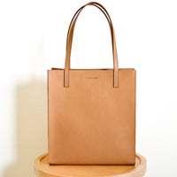 Simple Mag Tote Smooth, Natural Vachetta