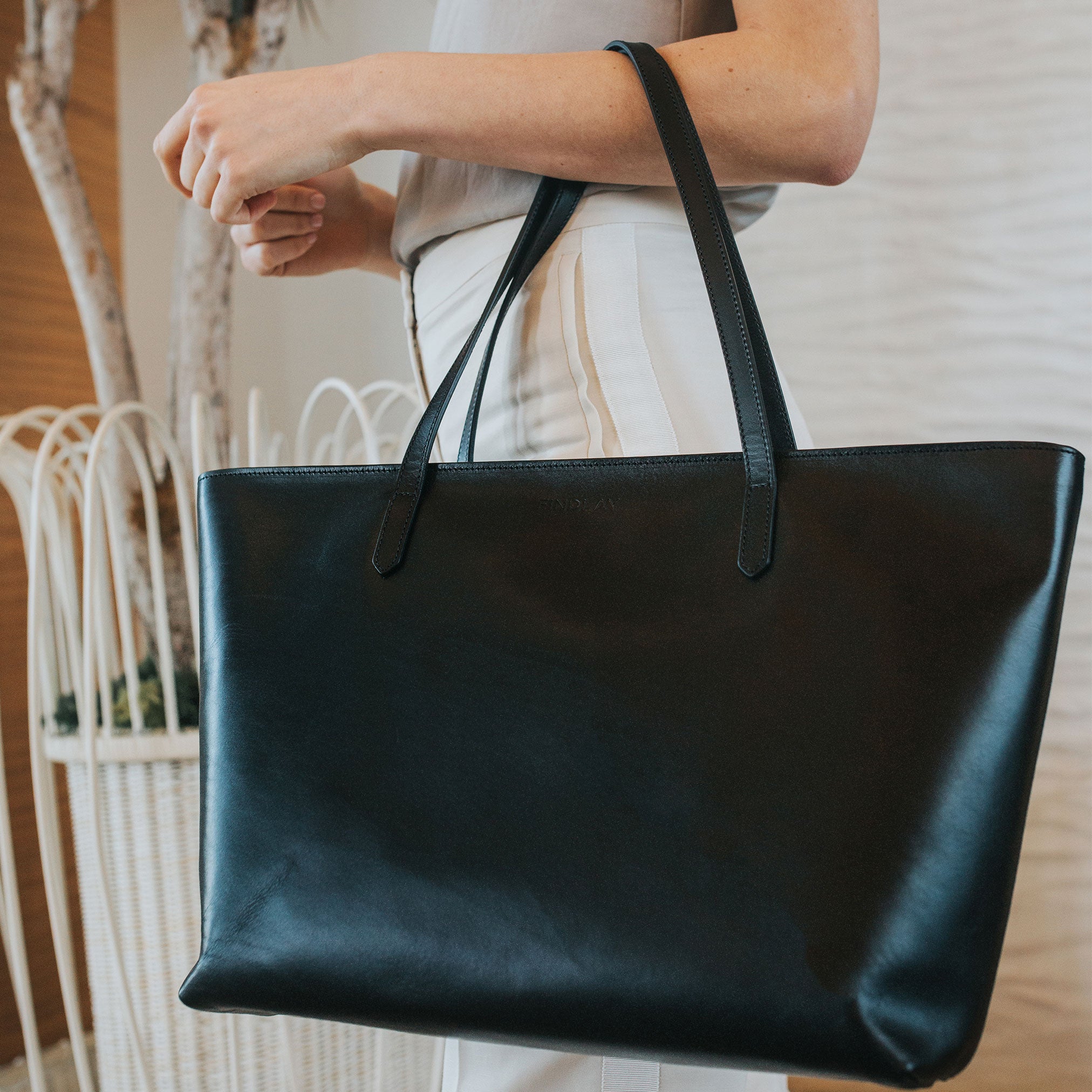 Sideways Tote / Black Lux