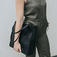 Simple Mag Tote, Black