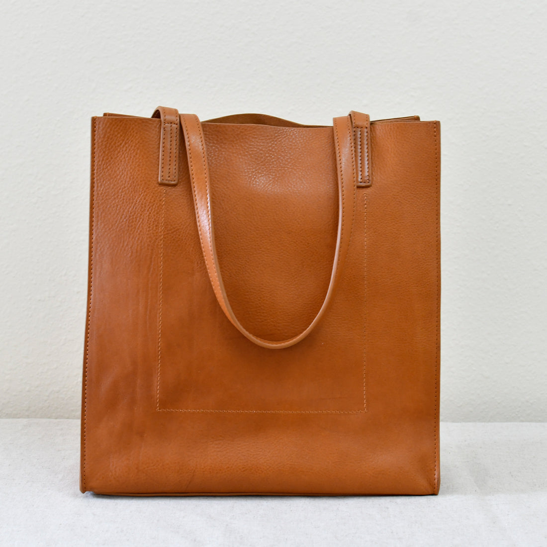 Simple Mag Tote, Camel - "Mavery"